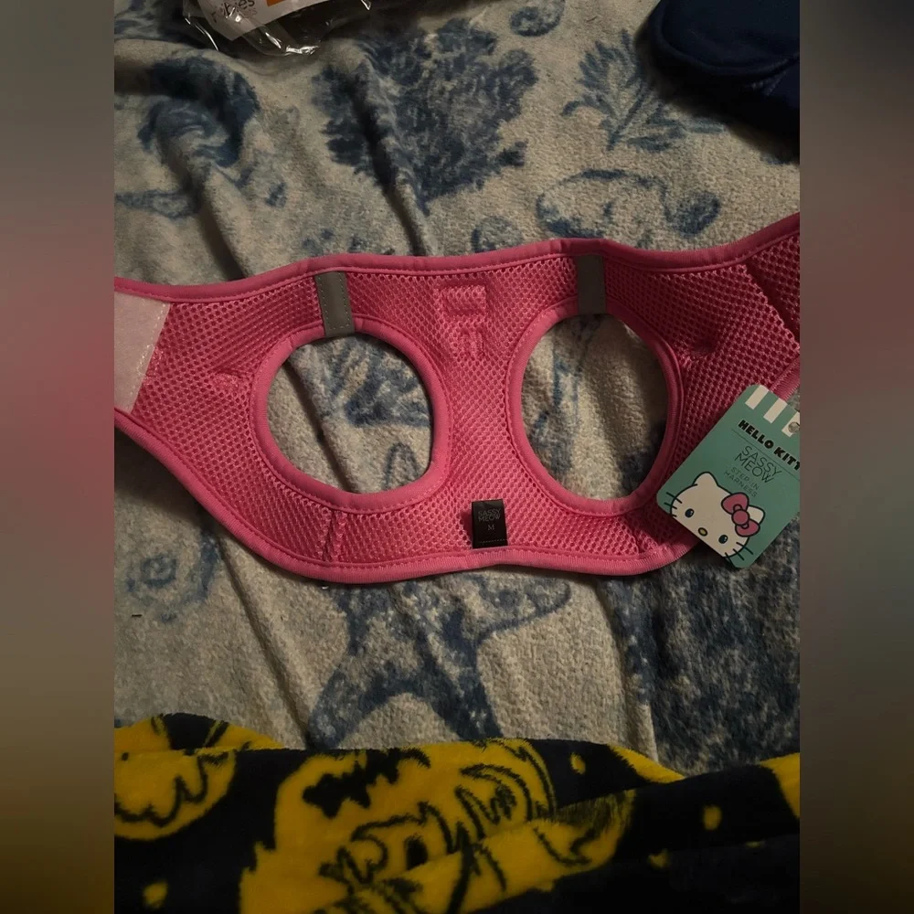 (M) hello kitty harness